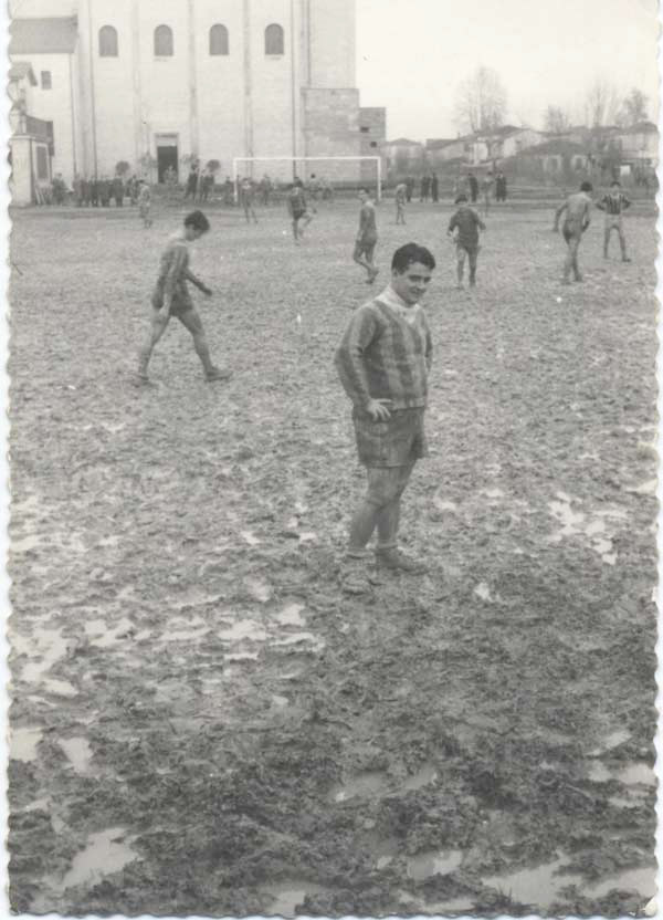 Campo calcio in inverno